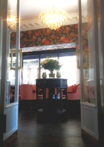 ENTREE DANS LE SALON ROSE